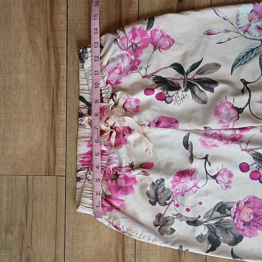 Victoria's Secret Pink Roses Satin Lounge Pajama Pants With Pockets. Size XS - Picture 6 of 17